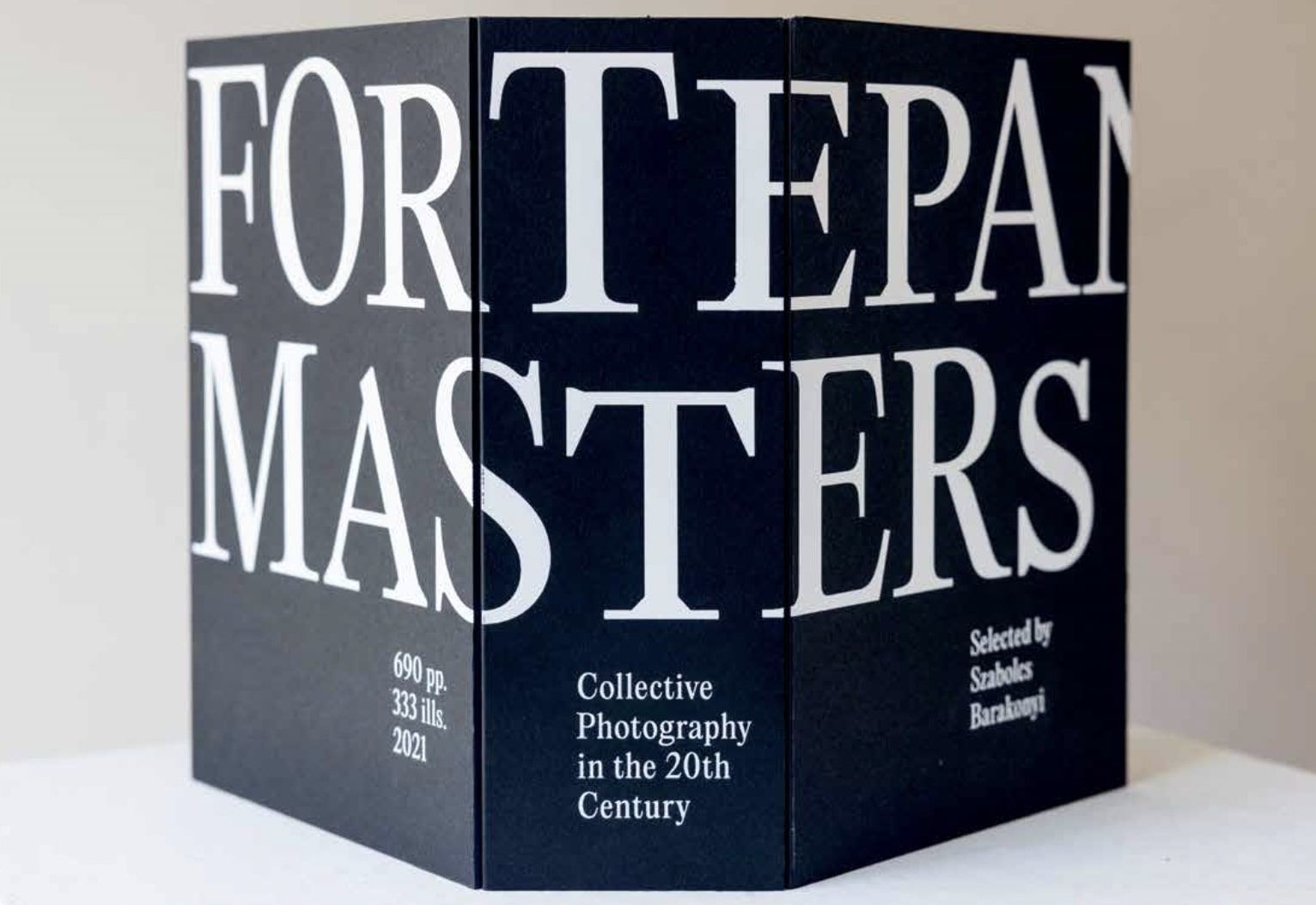A Fortepan Masters. Kollektív fotográfia a 20. században. Barakonyi Szabolcs válogatásában keménytáblás borítója, fotó: © Barakonyi Szabolcs